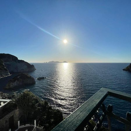 Magi - Il Tramonto Su Palmarola Leilighet Ponza Eksteriør bilde